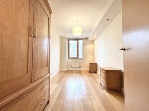 Photo 6- click for photo gallery